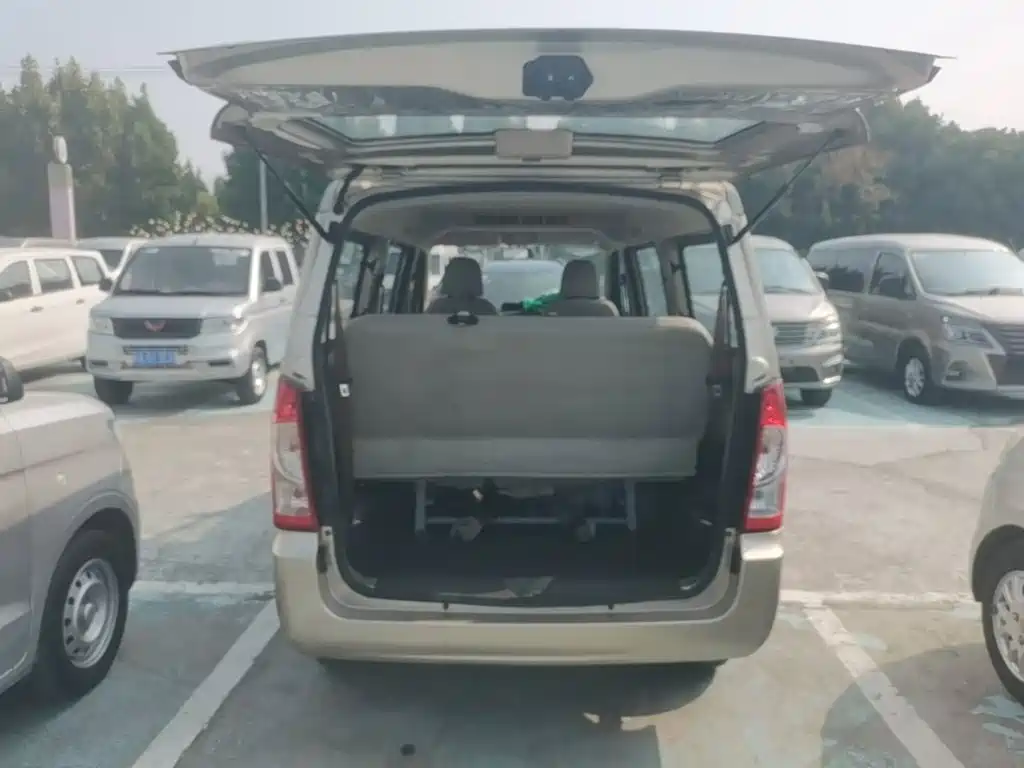 Wuling Rongguang — миниатюра 19