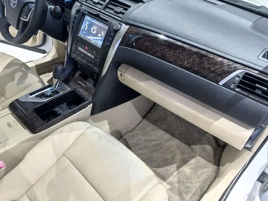 Toyota Camry — миниатюра 13