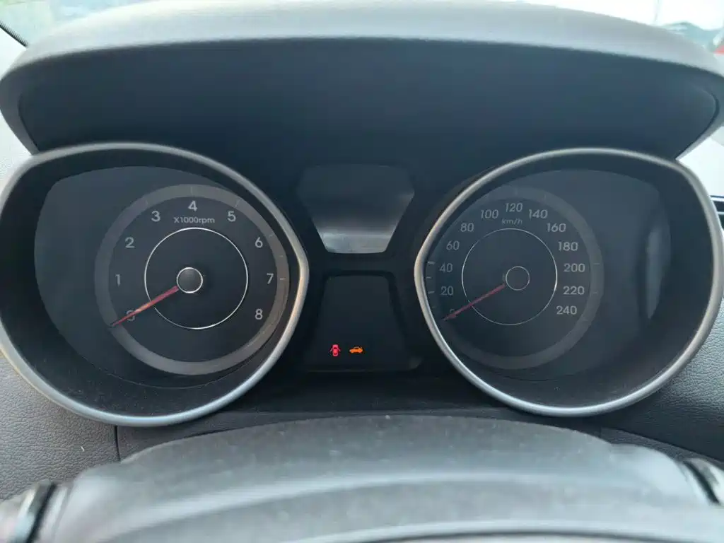 Hyundai Elantra Langdong — миниатюра 4
