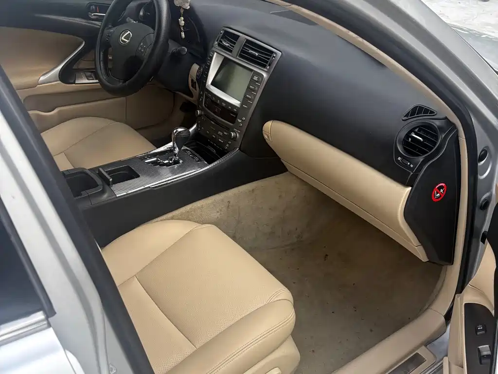 Lexus IS — миниатюра 7