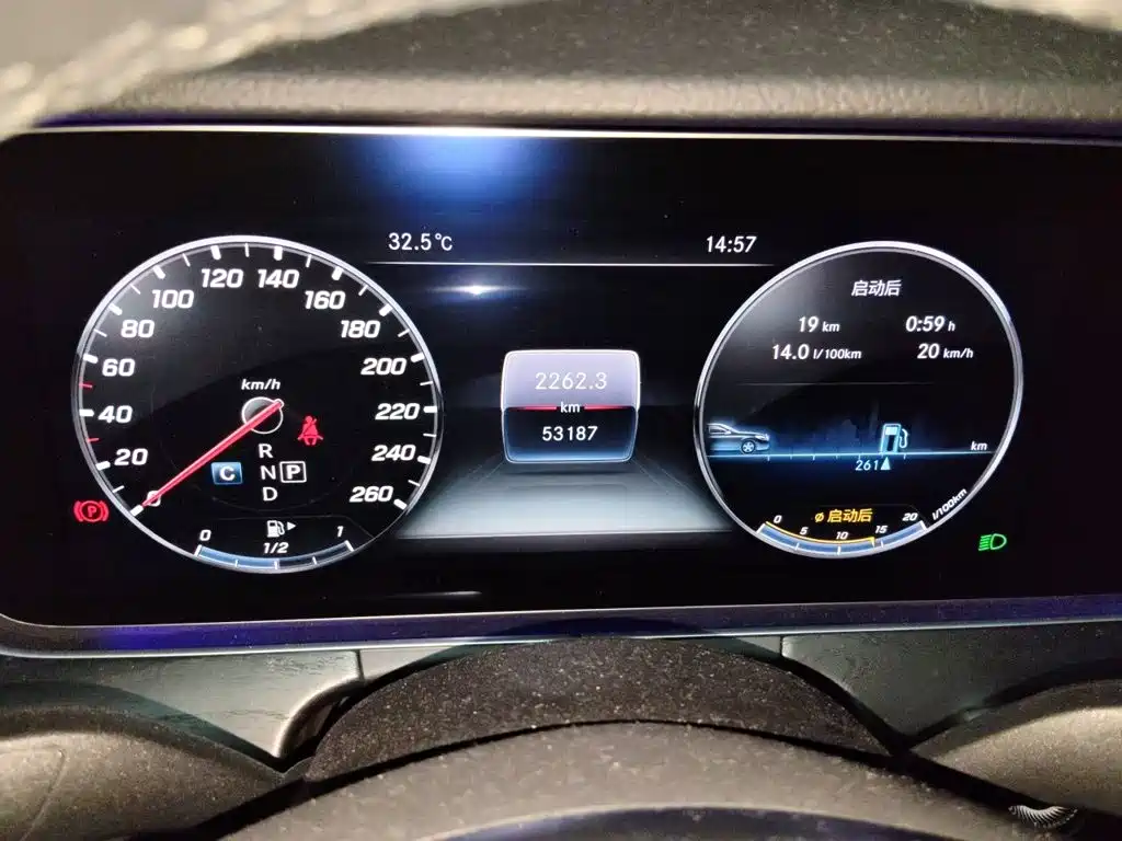 Mercedes-Benz E-Class — миниатюра 8