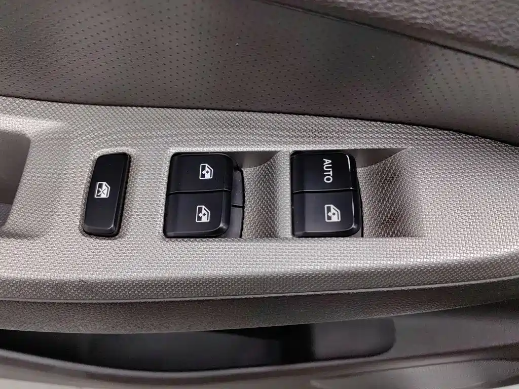 Wuling Hongguang — миниатюра 9