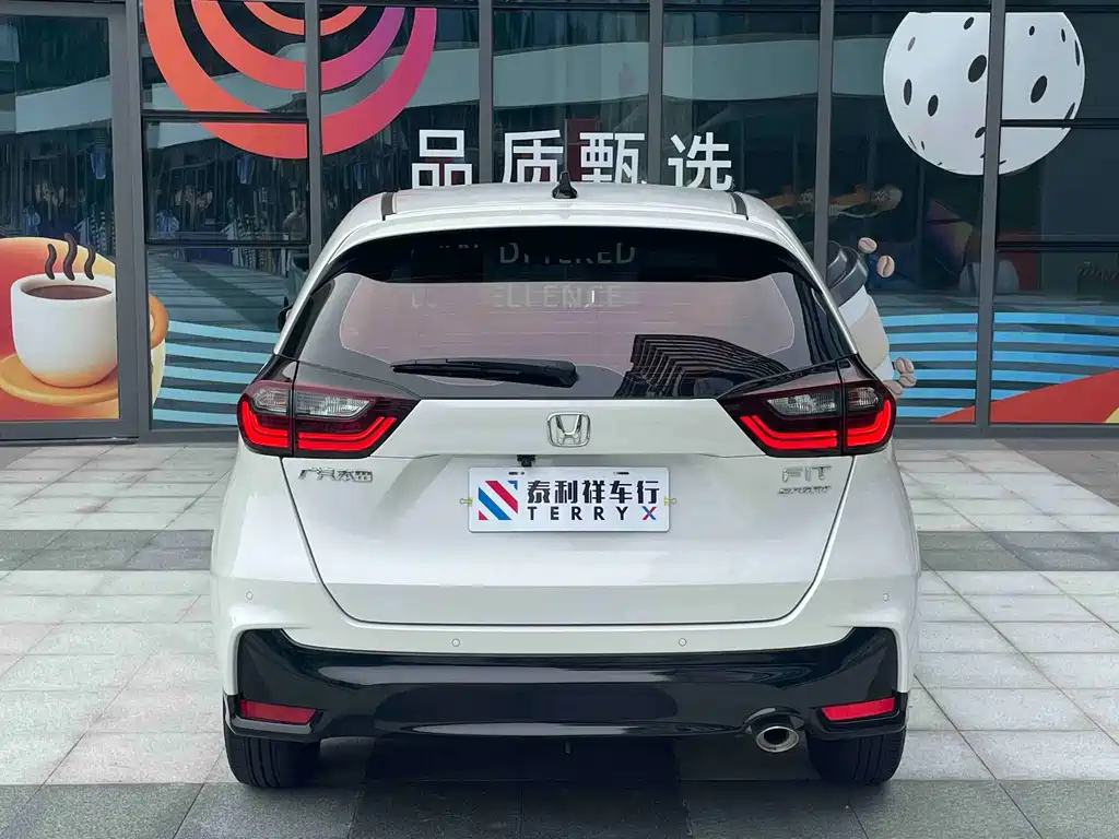 Honda Fit — миниатюра 8