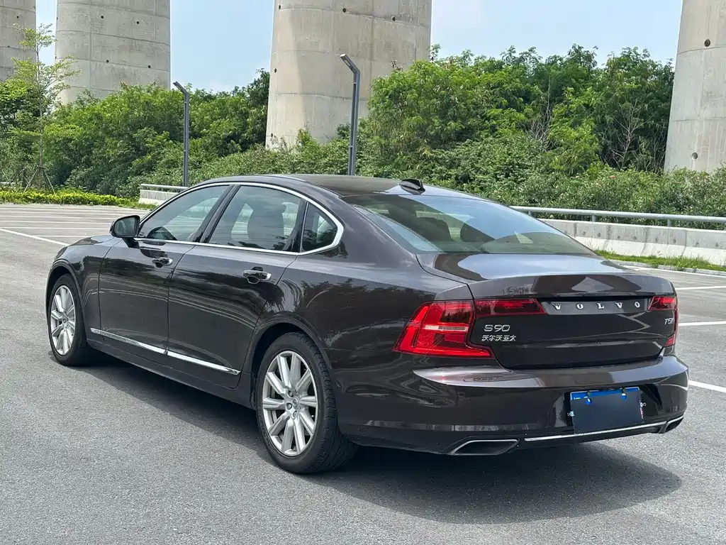 Volvo S90 — миниатюра 6