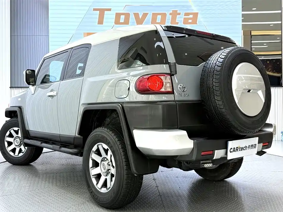 Toyota FJ Cruiser FJ 2019 4.0L AT