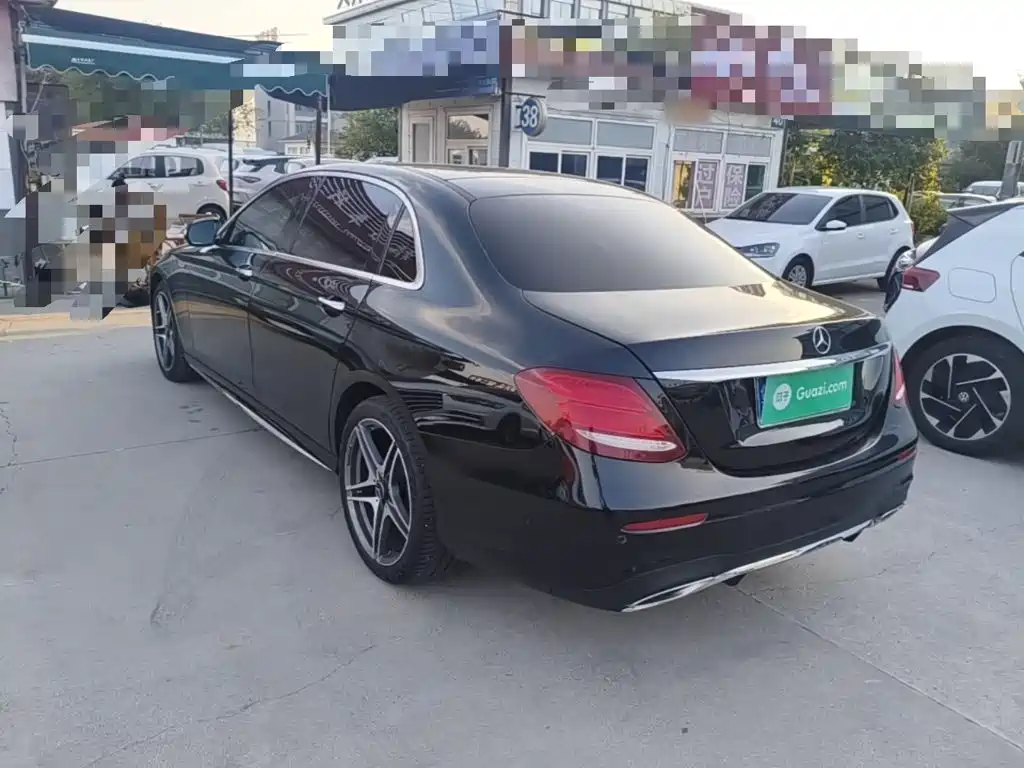 Mercedes-Benz E-Class — миниатюра 5