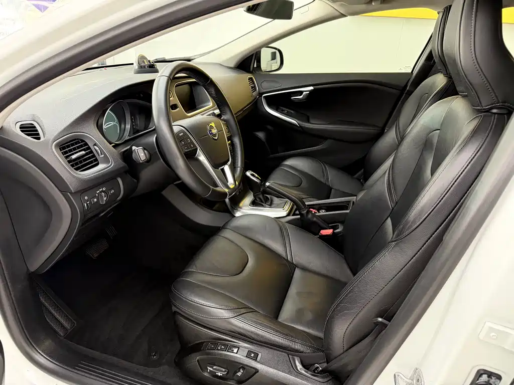 Volvo V40 2016 T3