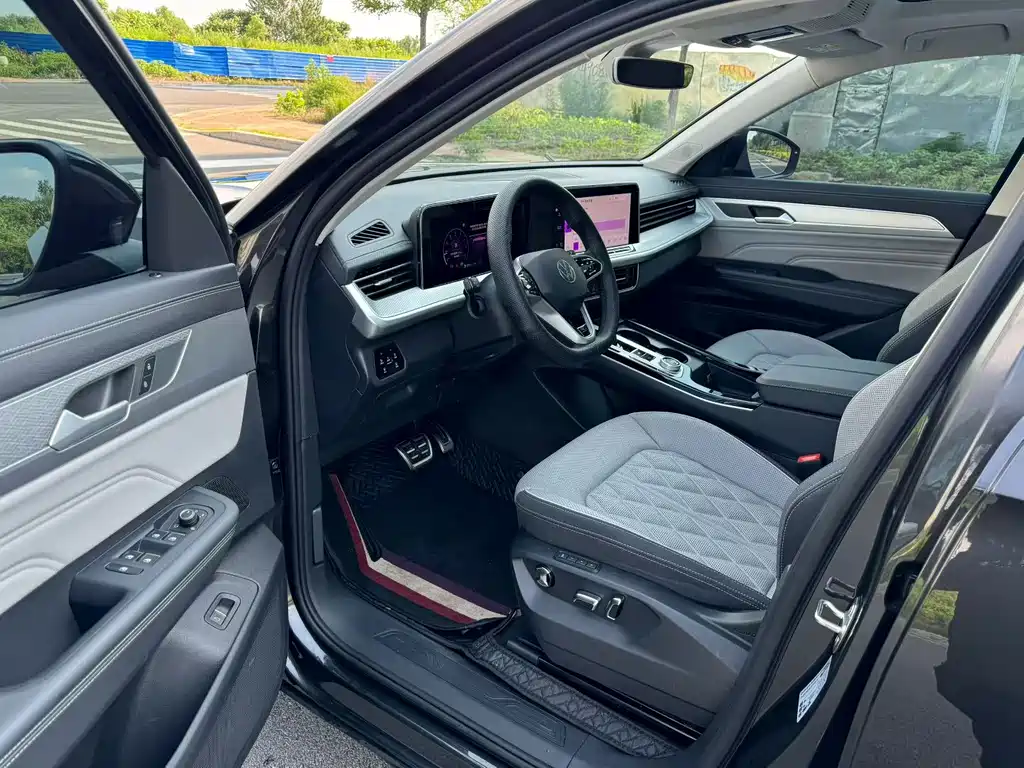 Volkswagen Tavendor 2024 380TSI R-Line