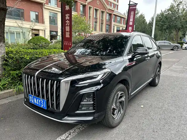 RED FLAG HONGQI HS3 2023