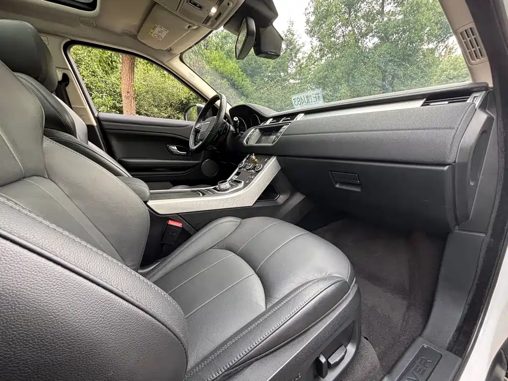 Land Rover Range Rover Evoque 2016 2.0T PURE