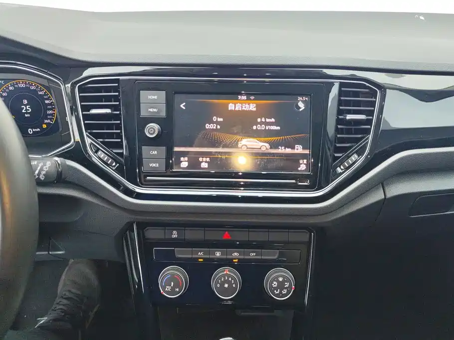 Volkswagen T-Roc — миниатюра 13