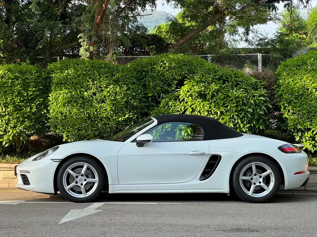 Porsche 718 2022 Boxster 2.0T