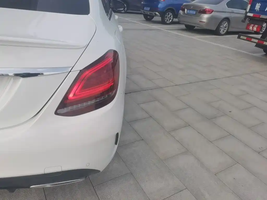 Mercedes-Benz C-Class — миниатюра 8