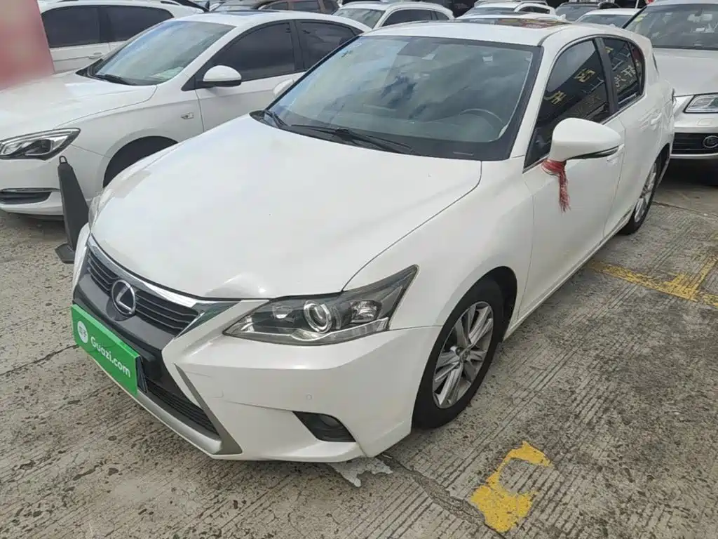 Lexus CT — миниатюра 2