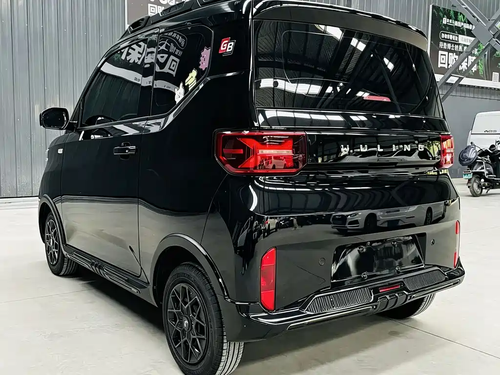 Wuling MINIEV — миниатюра 4