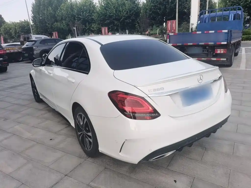Mercedes-Benz C-Class — миниатюра 5