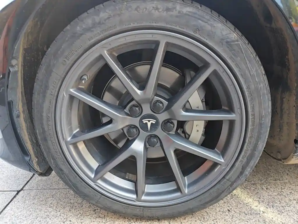 Tesla Model 3 — миниатюра 23