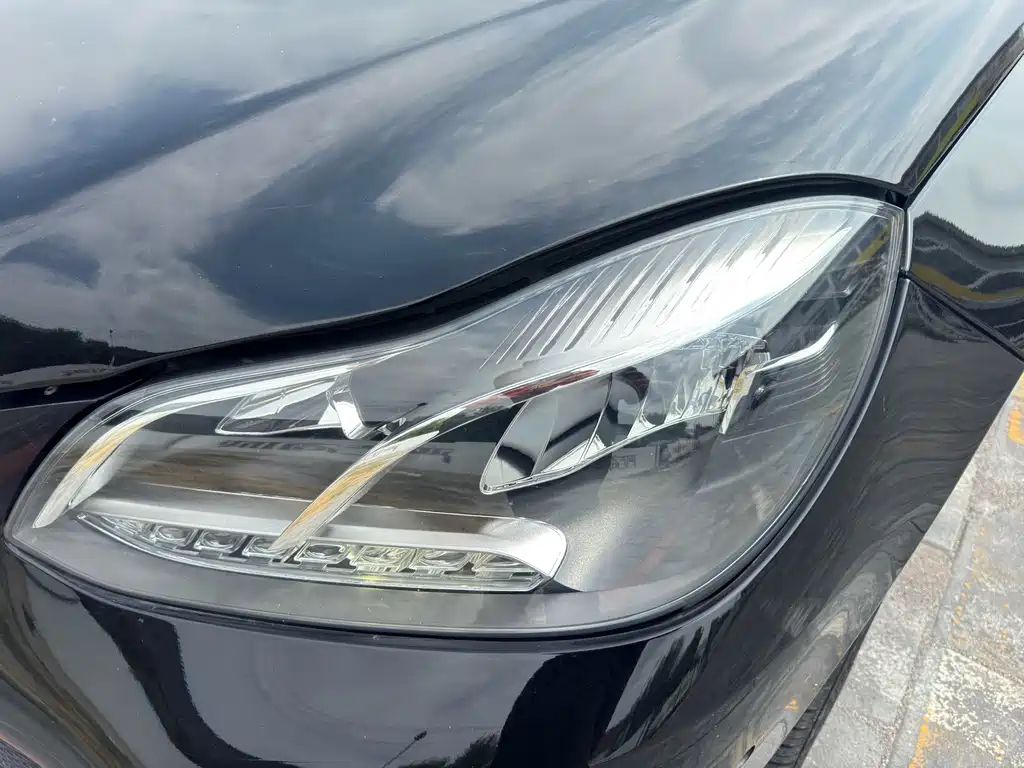 Mercedes-Benz E-Class — миниатюра 19