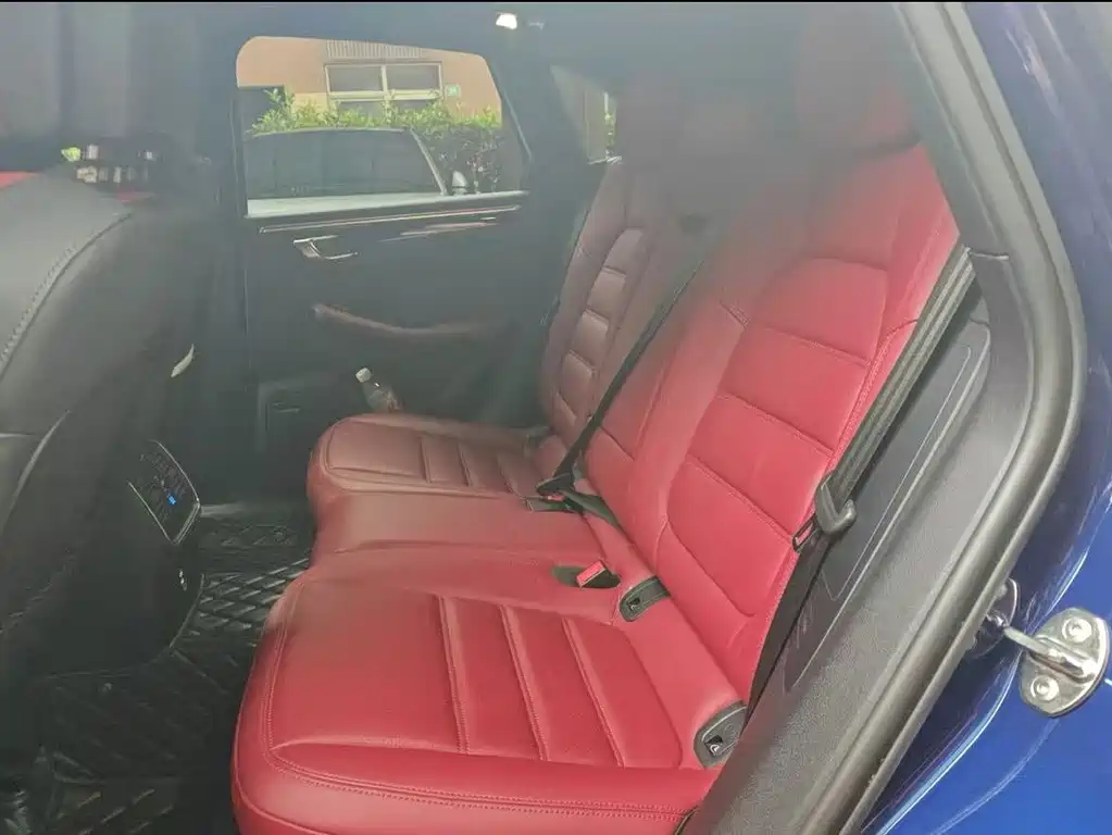 Porsche Macan — миниатюра 3