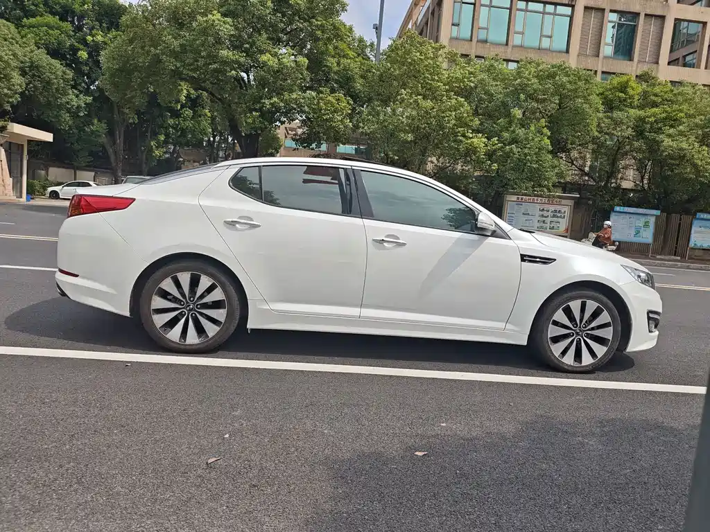 Kia K5 — миниатюра 10