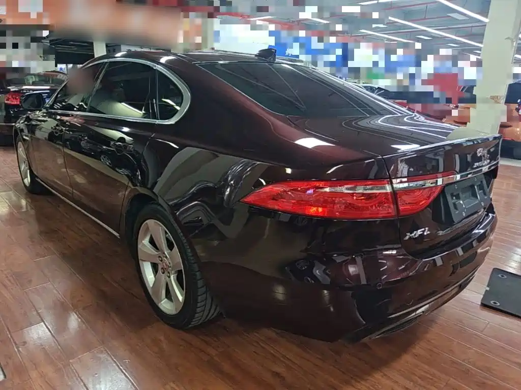 Jaguar XFL — миниатюра 5