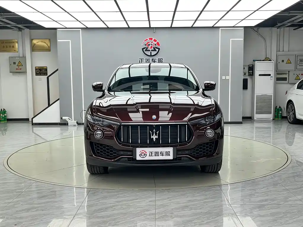 Maserati Levante — миниатюра 2