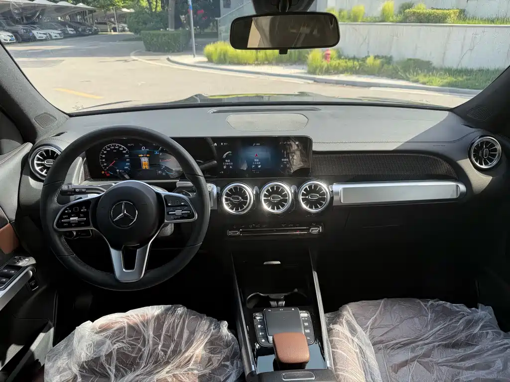 Mercedes-Benz GLB — миниатюра 26