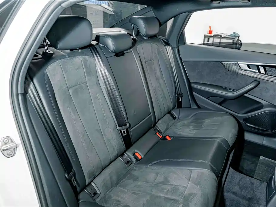 Audi A4L — миниатюра 23