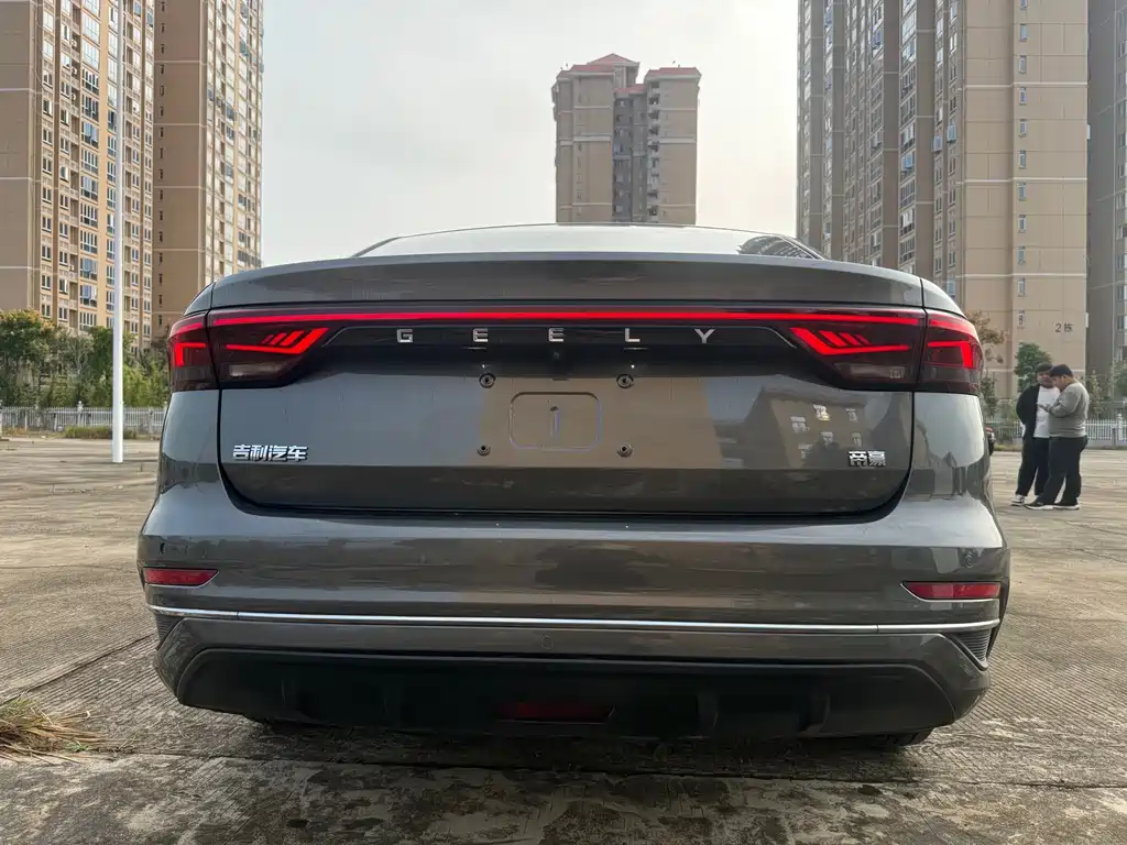 Geely Emgrand — миниатюра 6