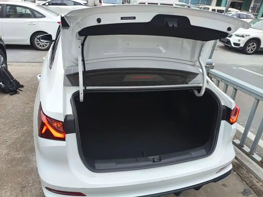 Roewe i5 — миниатюра 19