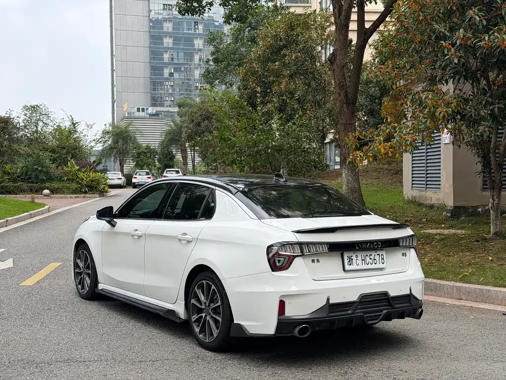 Lynk & Co 03 — миниатюра 6