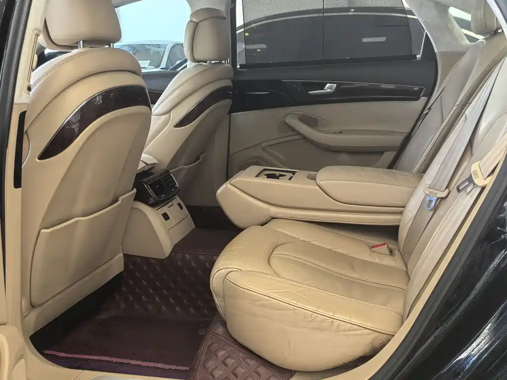 Audi A8 2011 A8L 3.0 TFSI quattro Comfort (213kW