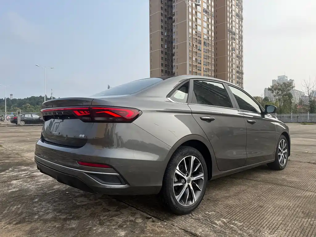 Geely Emgrand — миниатюра 5