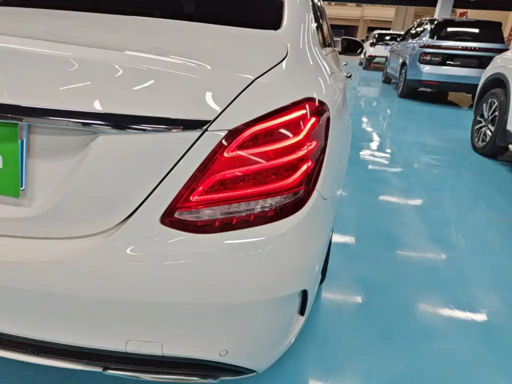 Mercedes-Benz C-Class — миниатюра 8