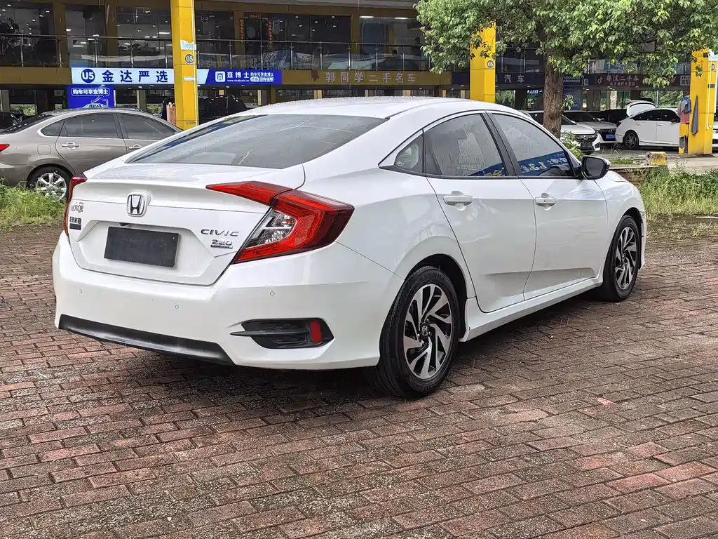 Honda Civic — миниатюра 6