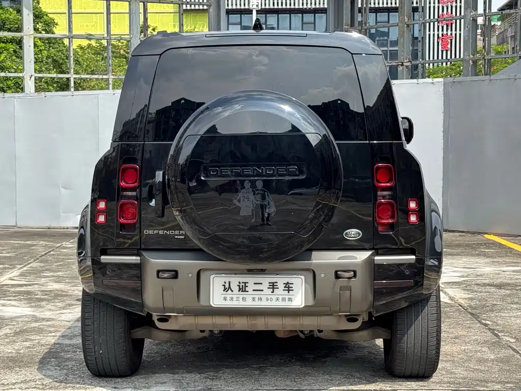 Land Rover Defender — миниатюра 10