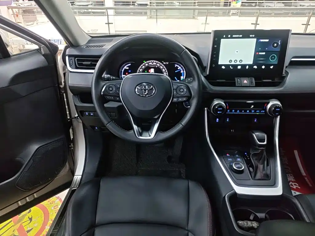 Toyota Wildlander New Energy — миниатюра 13