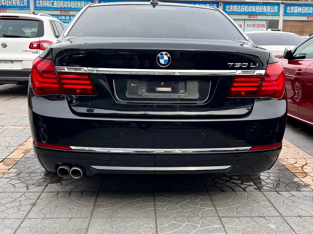 BMW 7 Series — миниатюра 3