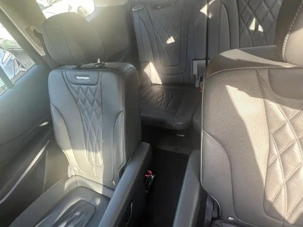 Hongqi HS7 PHEV 2025 2.0T PHEV 200 6 мест