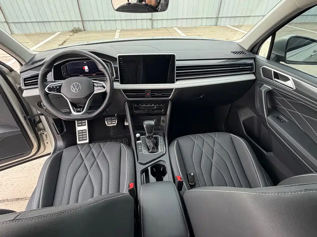 Volkswagen Tiguan L — миниатюра 11