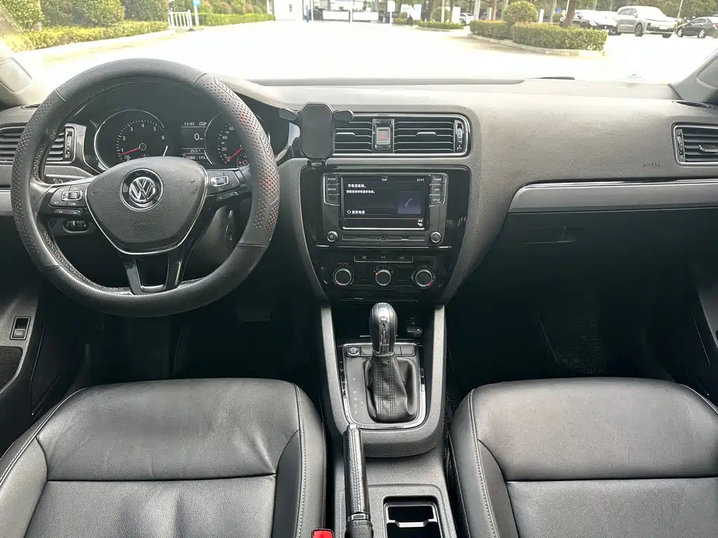 Volkswagen Sagitar — миниатюра 6