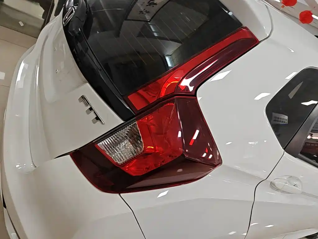 Honda Fit — миниатюра 8