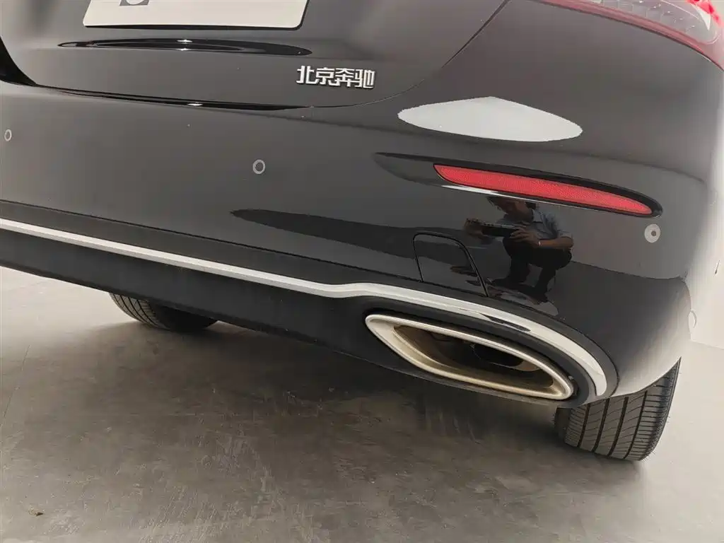 Mercedes-Benz E-Class — миниатюра 3