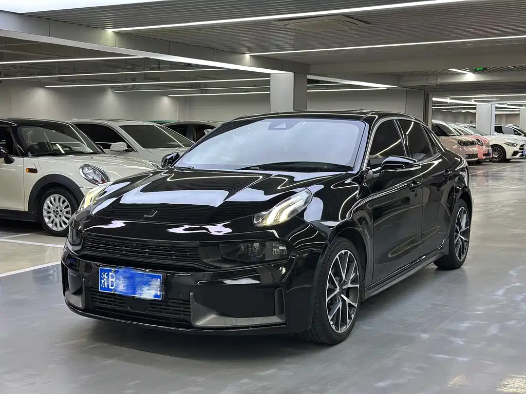 Lynk & Co 03