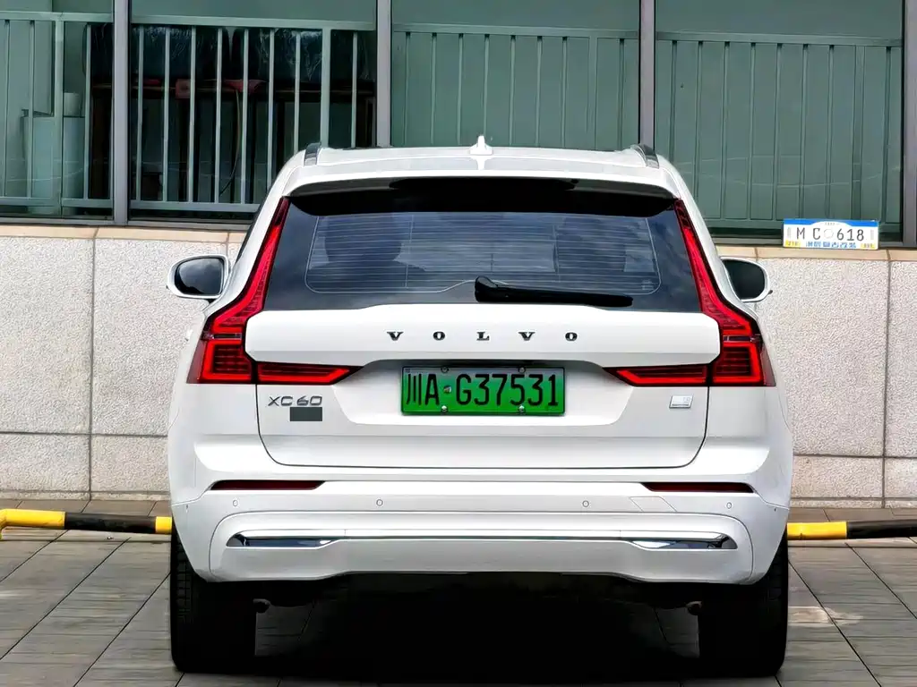 Volvo XC60 PHEV — миниатюра 17