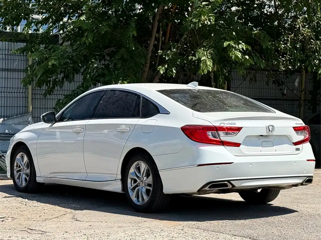 Honda Accord — миниатюра 6