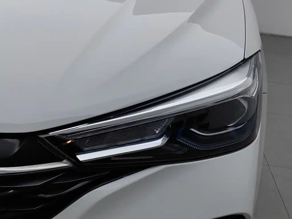 Roewe i5 — миниатюра 7