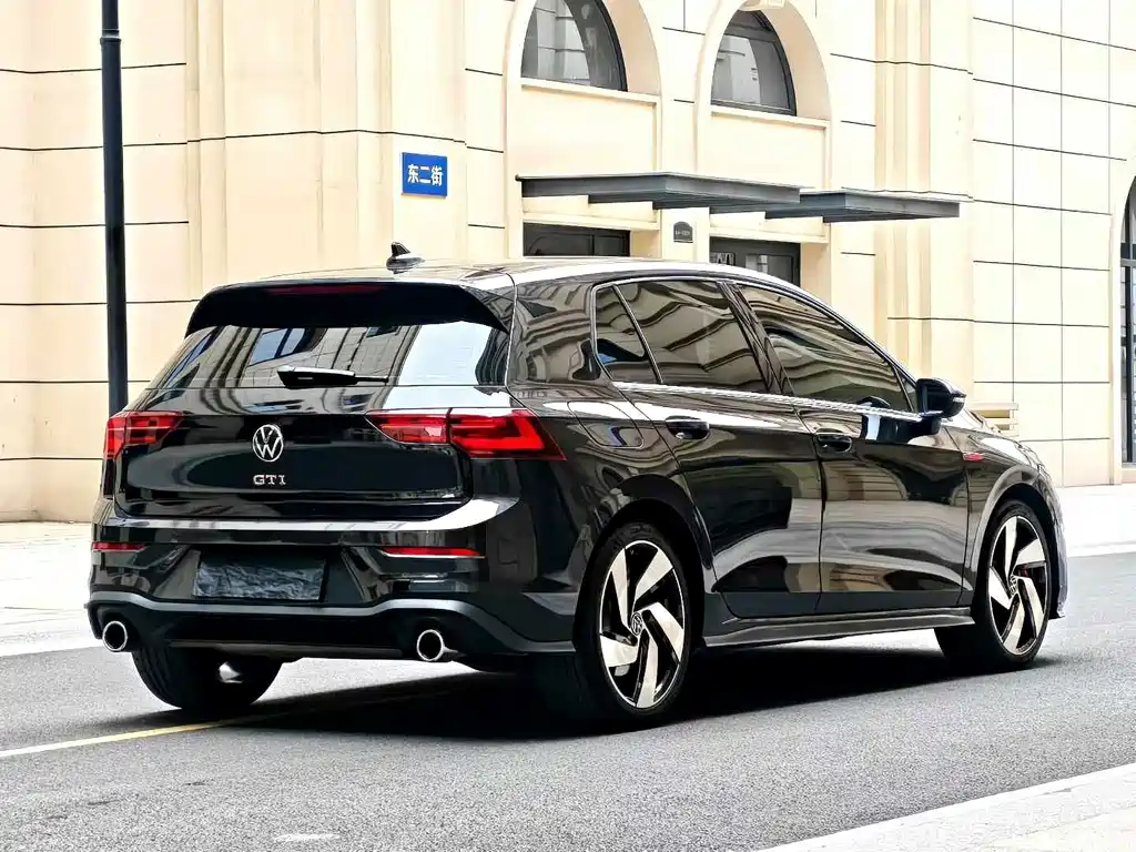 Volkswagen Golf GTI — миниатюра 8