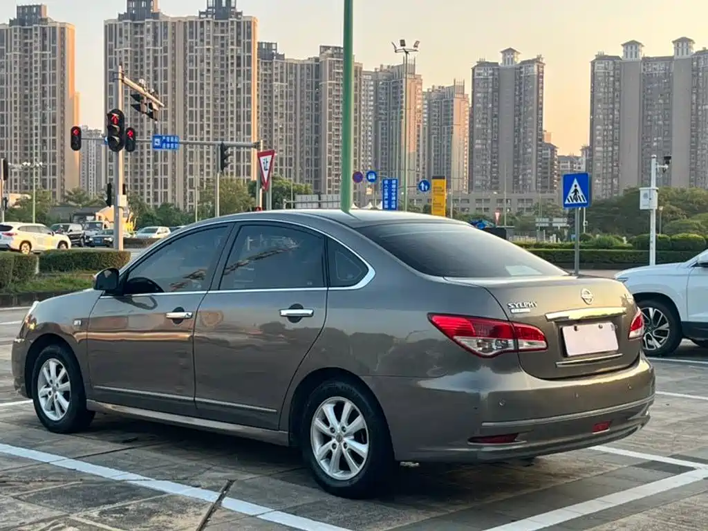 Nissan Sylphy — миниатюра 8