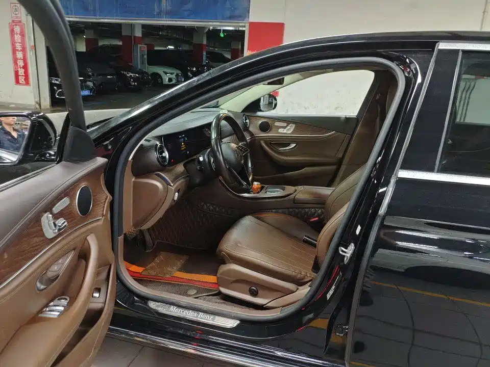 Mercedes-Benz E-Class — миниатюра 4